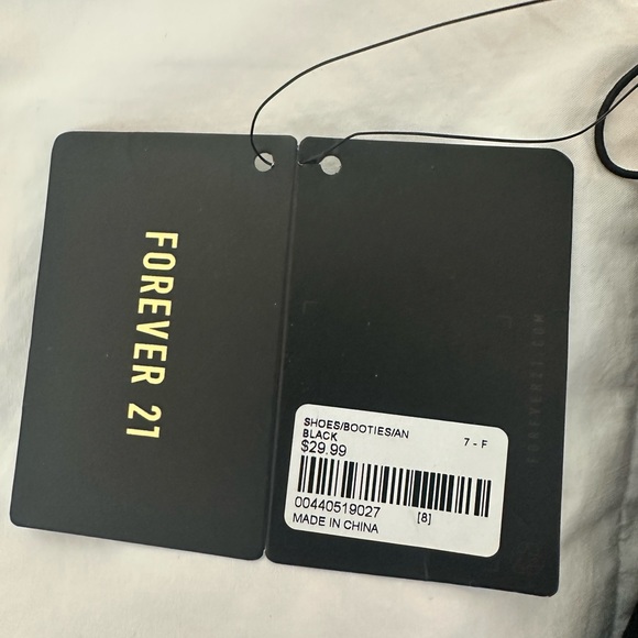 NWT Black Booties size 8 - Picture 4 of 4